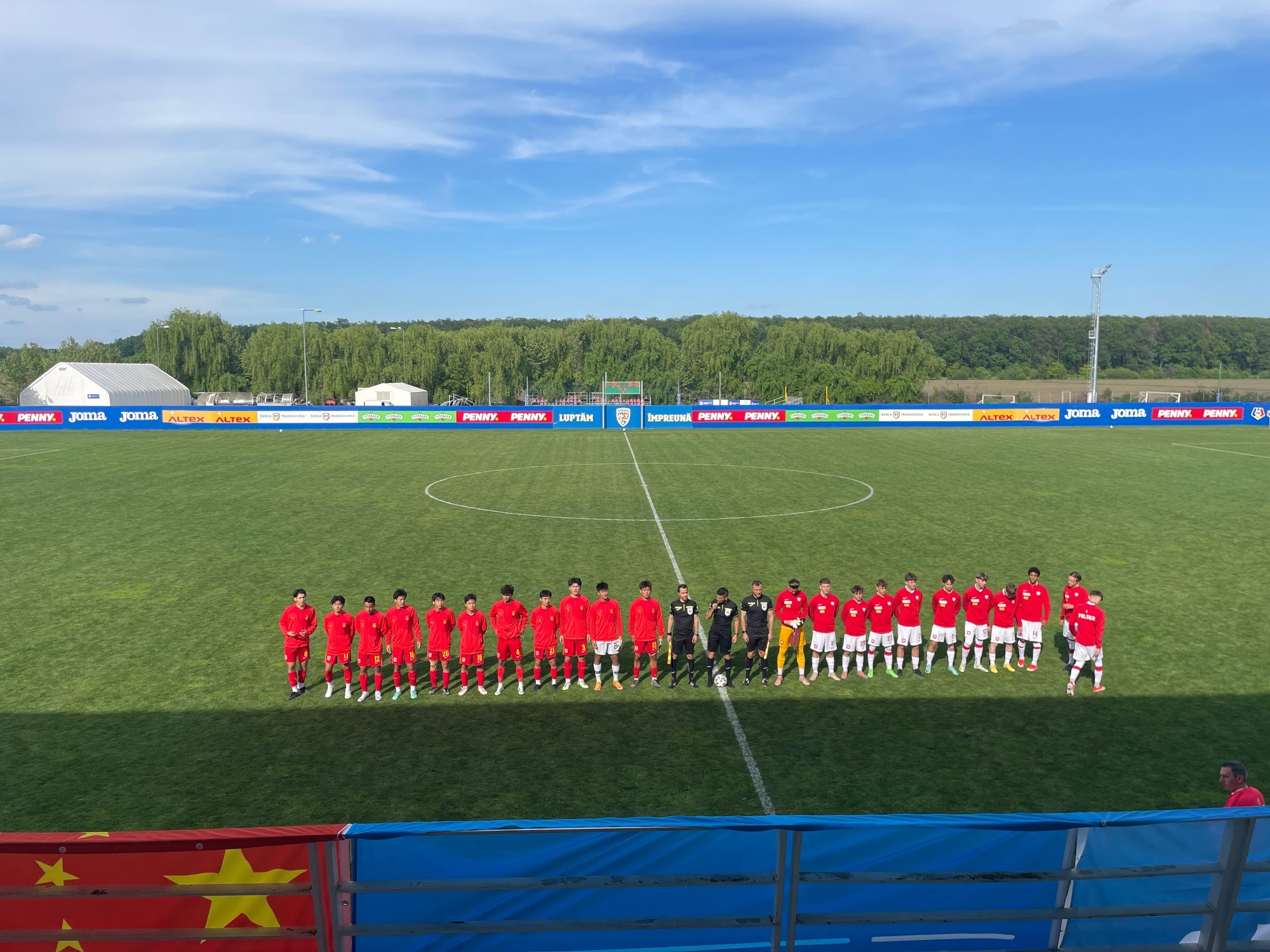 中国U16vs波兰U16比赛开了，目前场上比分1-0